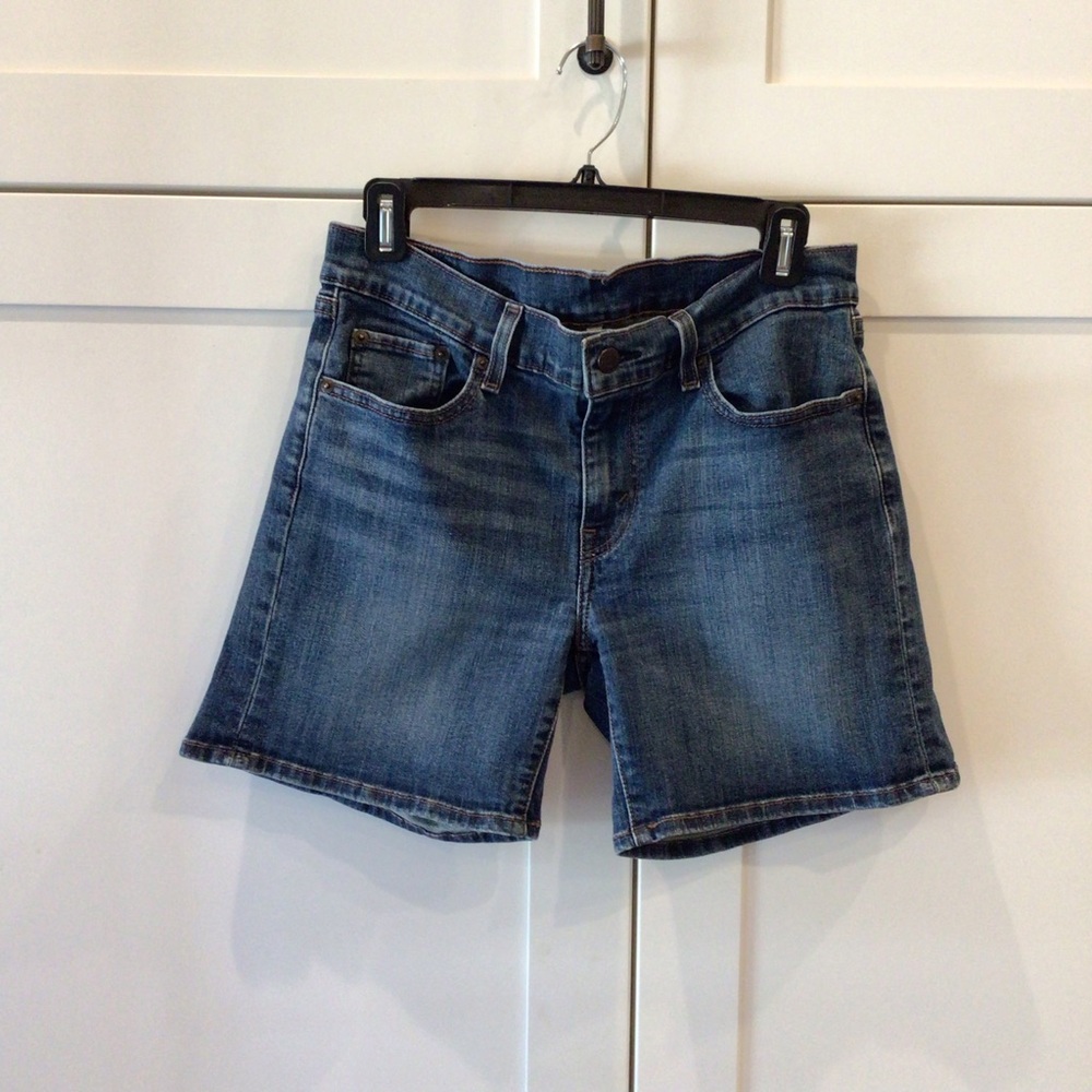 Levi’s Women’s Shorts Size 29”